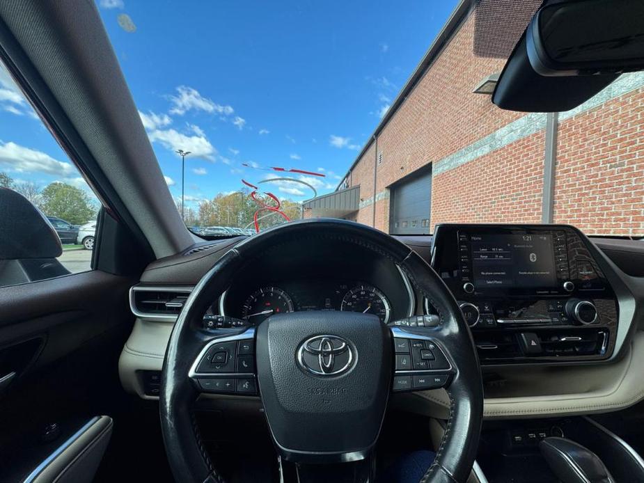 used 2020 Toyota Highlander car, priced at $30,190