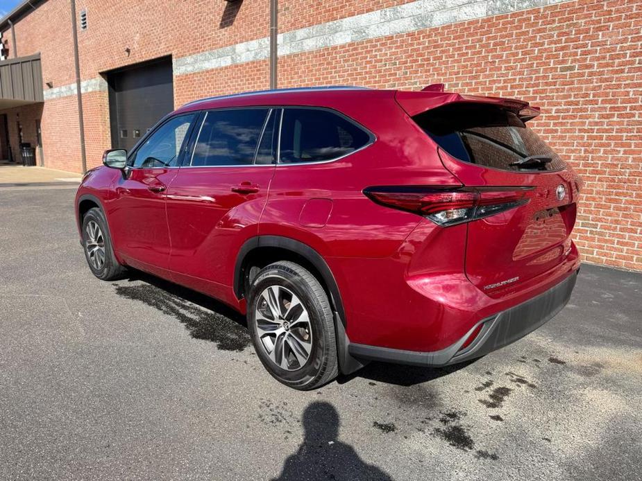 used 2020 Toyota Highlander car, priced at $30,190