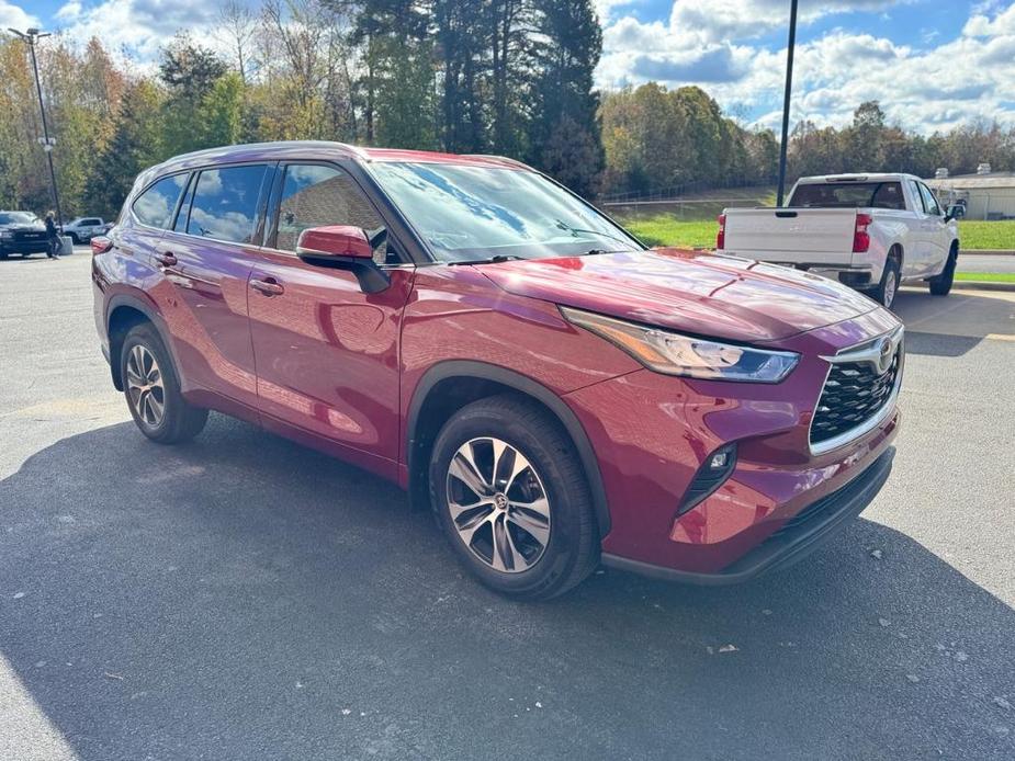 used 2020 Toyota Highlander car, priced at $30,190