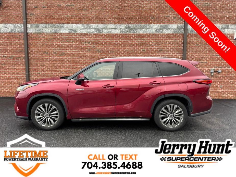 used 2021 Toyota Highlander Hybrid car