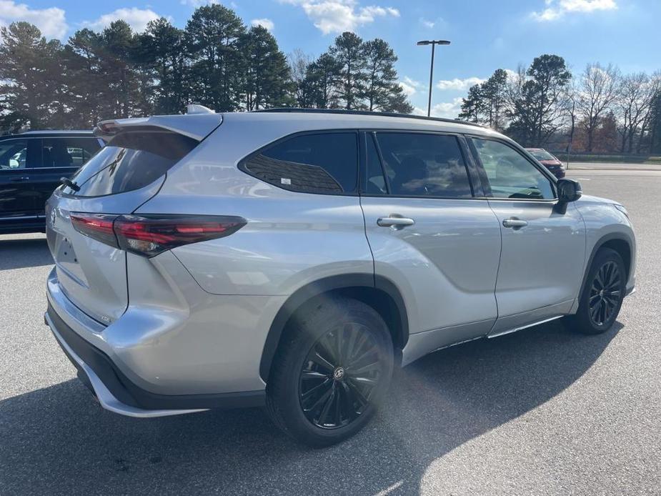 used 2024 Toyota Highlander car, priced at $42,902