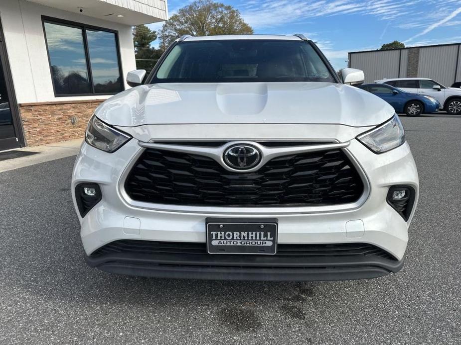 used 2022 Toyota Highlander car, priced at $33,900