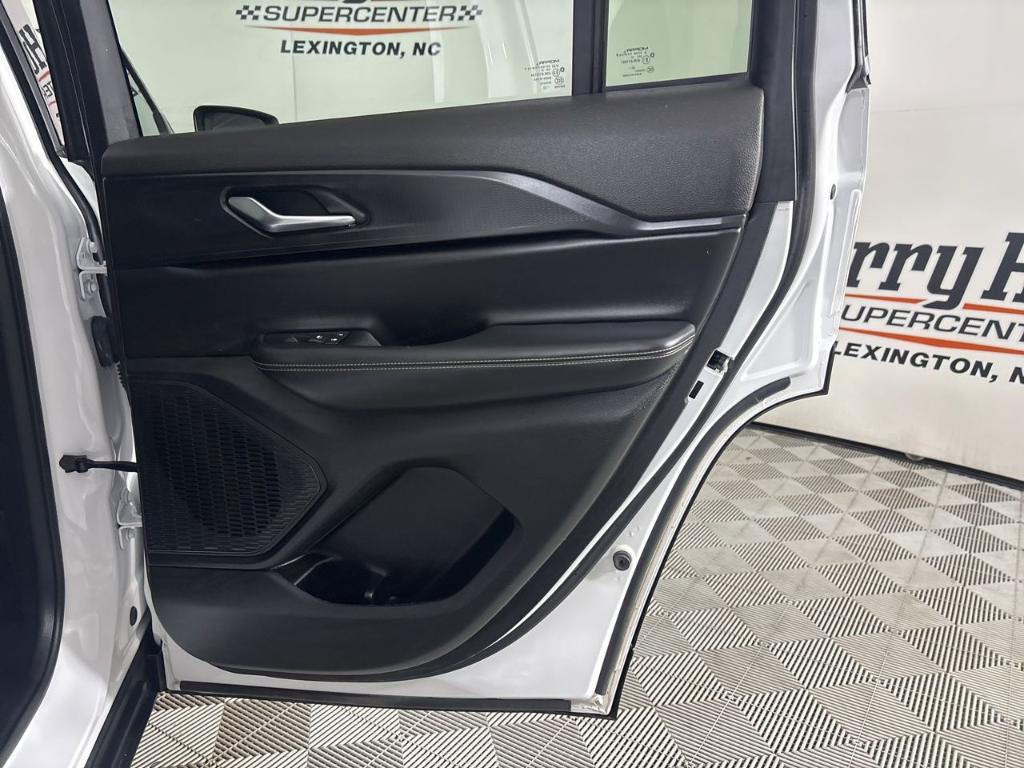 used 2023 Jeep Grand Cherokee car, priced at $29,788