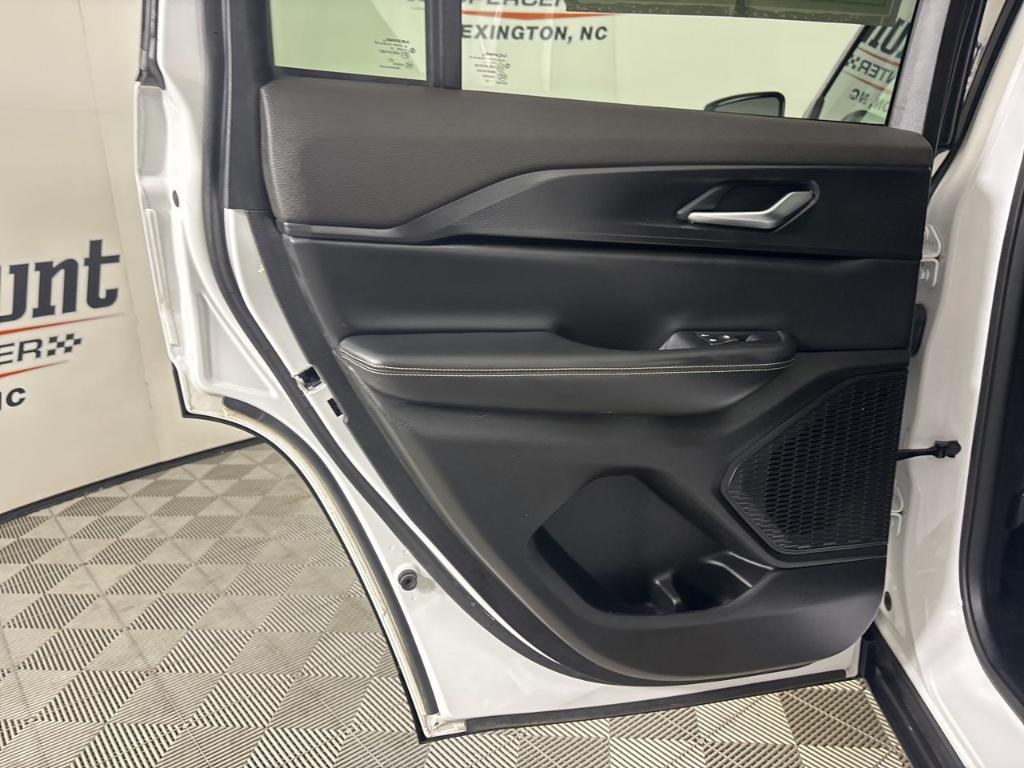 used 2023 Jeep Grand Cherokee car, priced at $29,788