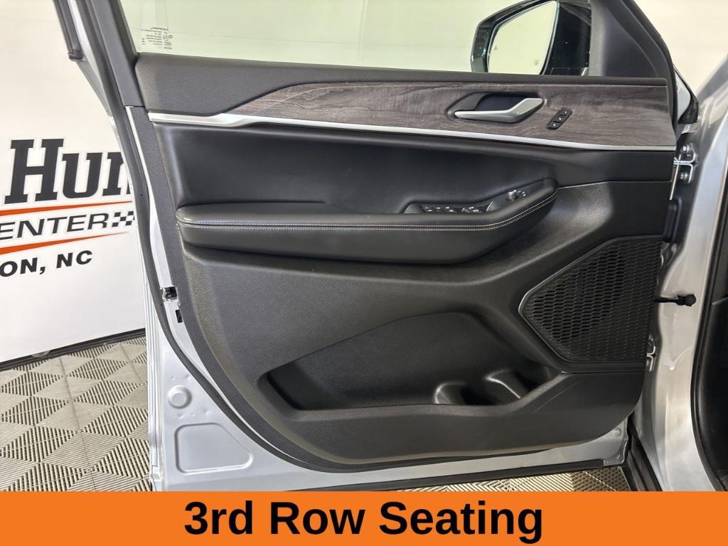 used 2024 Jeep Grand Cherokee L car, priced at $38,322