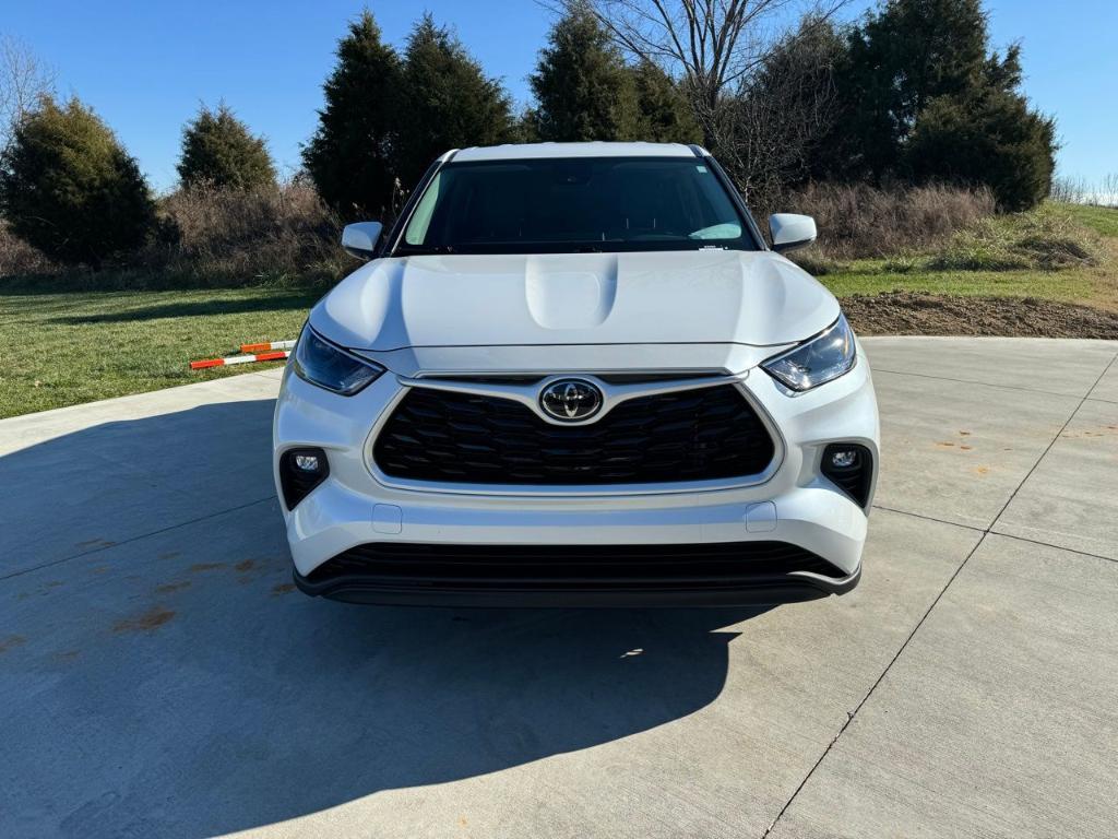 used 2023 Toyota Highlander car, priced at $34,700