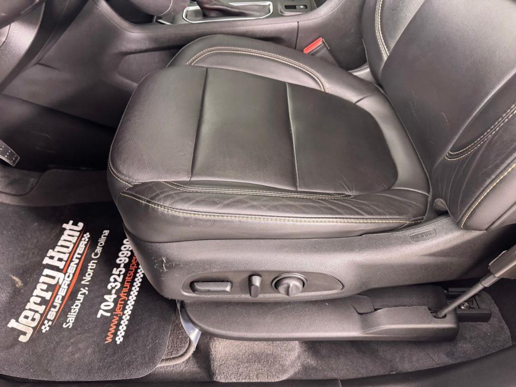 used 2020 Chevrolet Traverse car, priced at $30,500
