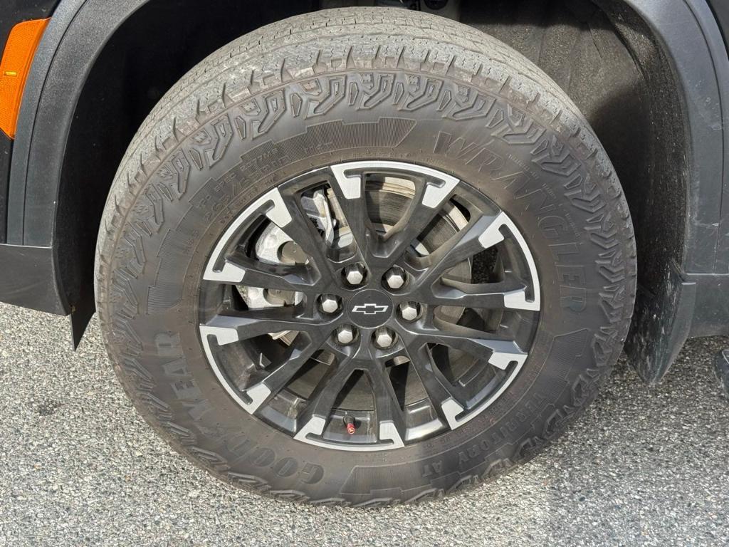 used 2024 Chevrolet Traverse car, priced at $43,322