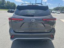 used 2022 Toyota Highlander car, priced at $36,700