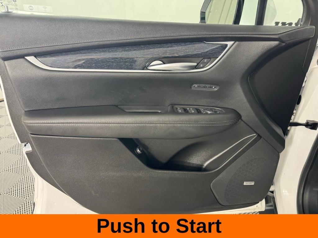 used 2022 Cadillac XT5 car, priced at $30,988