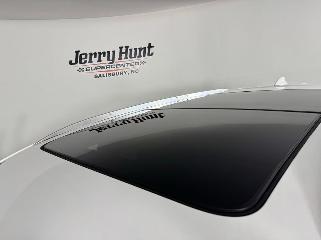 used 2022 Cadillac XT5 car, priced at $30,988