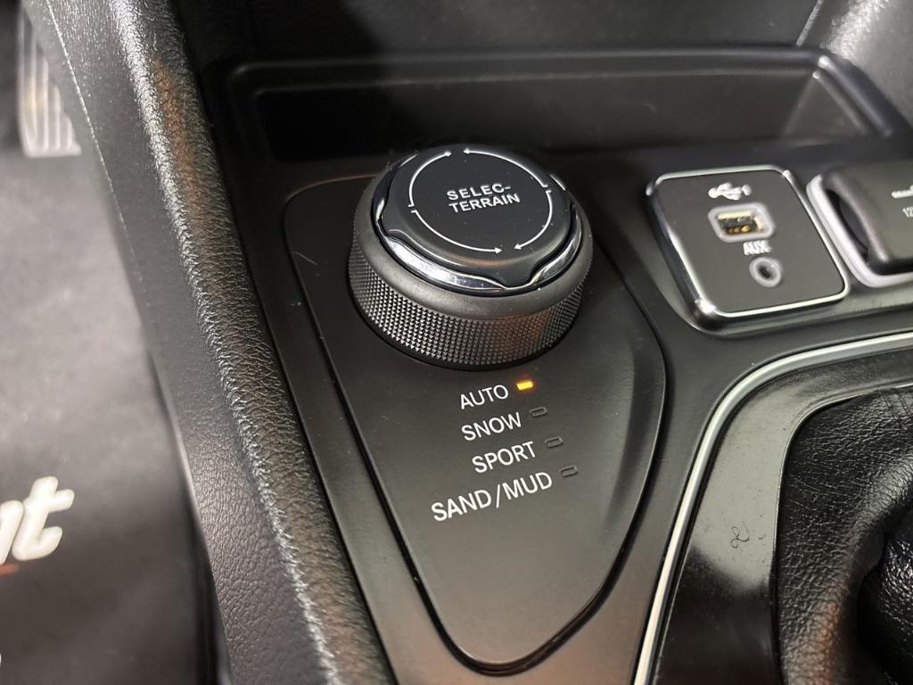 used 2021 Jeep Cherokee car, priced at $21,988