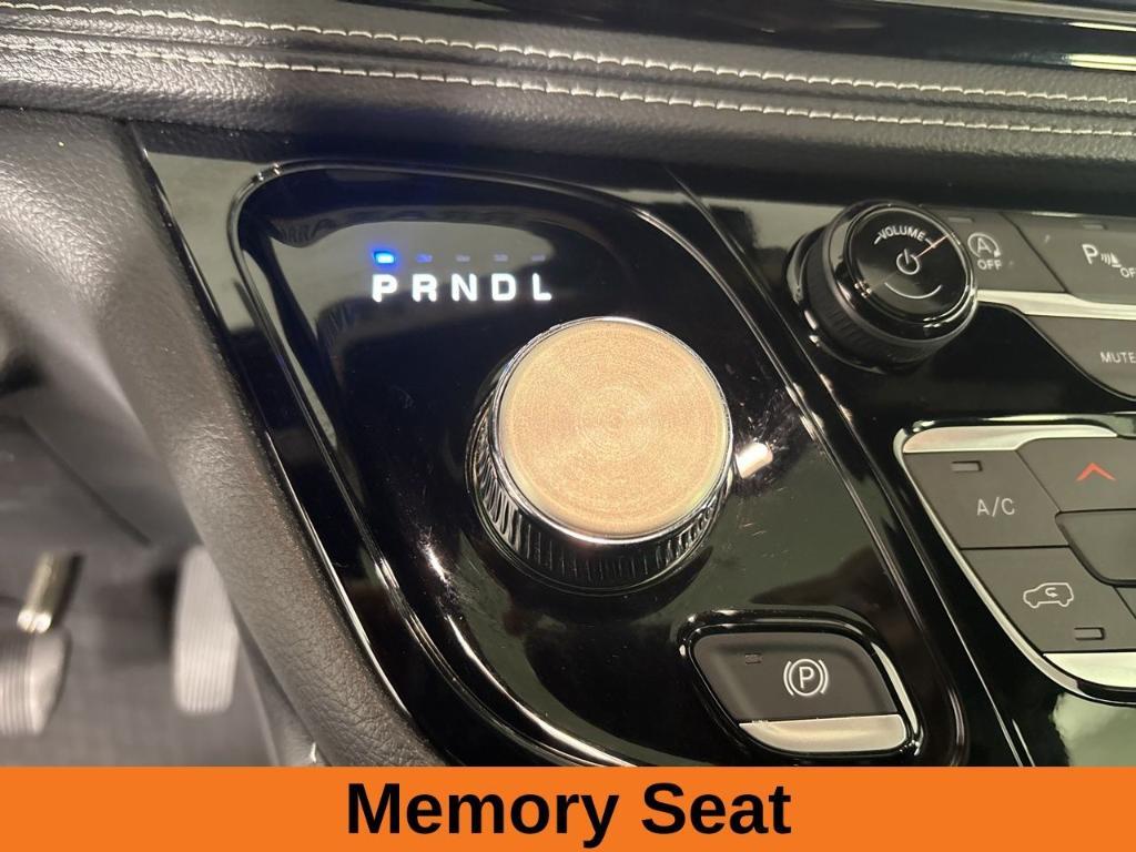 used 2025 Chrysler Pacifica car, priced at $37,200