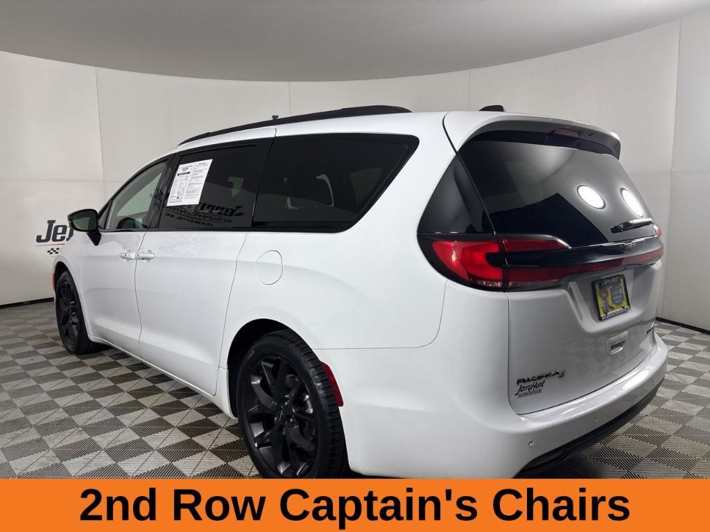 used 2025 Chrysler Pacifica car, priced at $37,200
