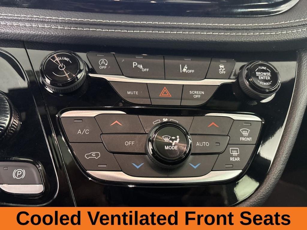 used 2025 Chrysler Pacifica car, priced at $37,200