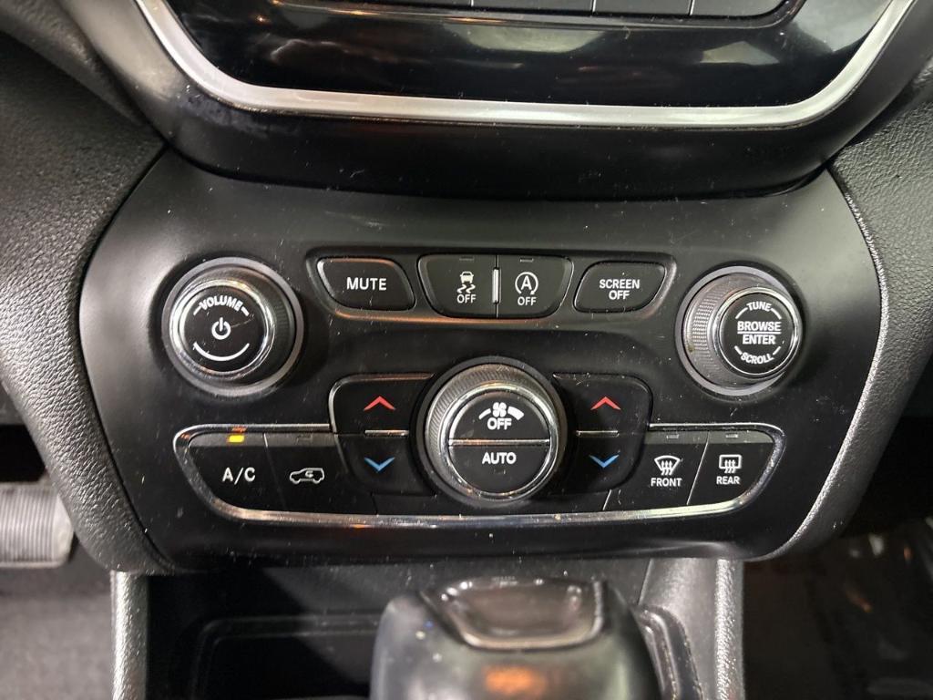 used 2022 Jeep Cherokee car, priced at $22,621