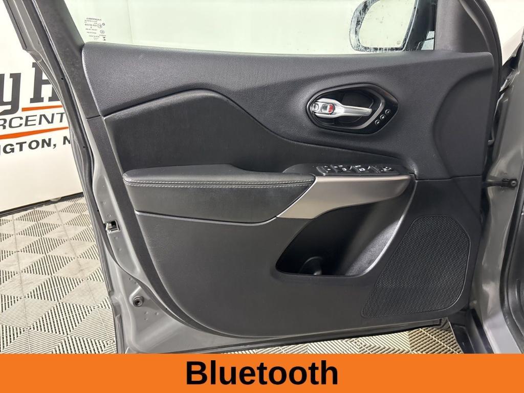 used 2022 Jeep Cherokee car, priced at $22,621