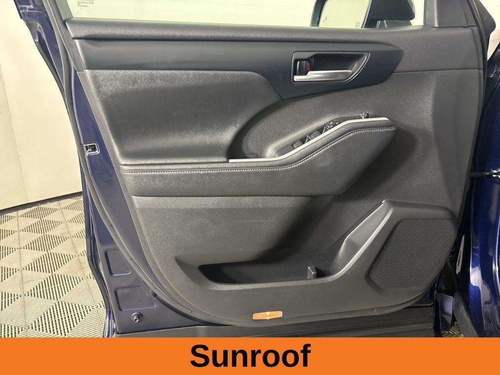 used 2024 Toyota Highlander car, priced at $41,367