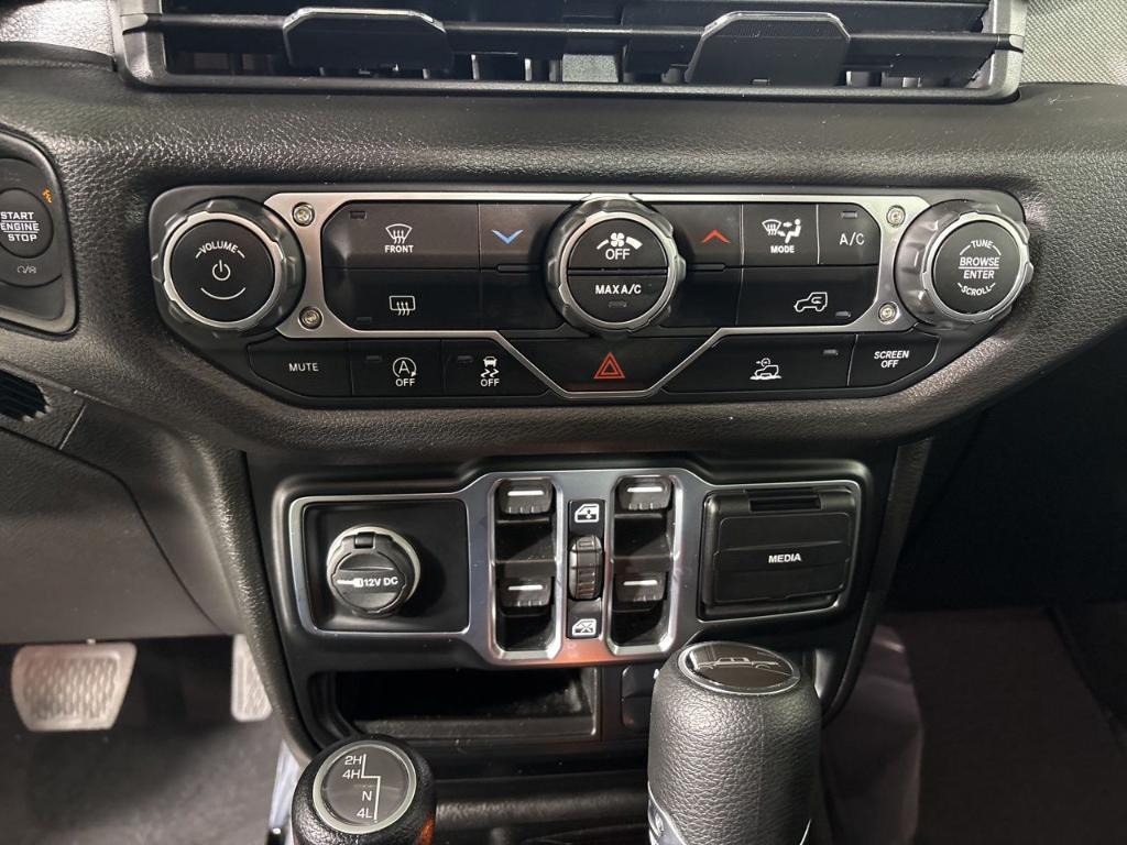 used 2025 Jeep Gladiator car, priced at $37,988