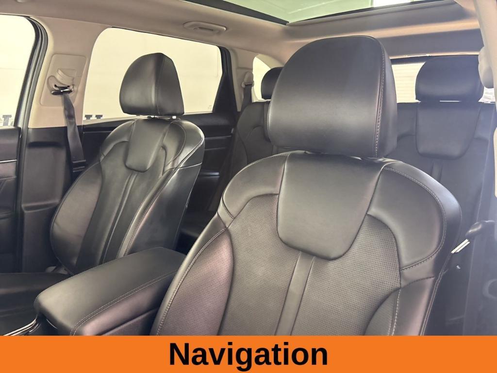 used 2025 Kia Sorento car, priced at $34,999