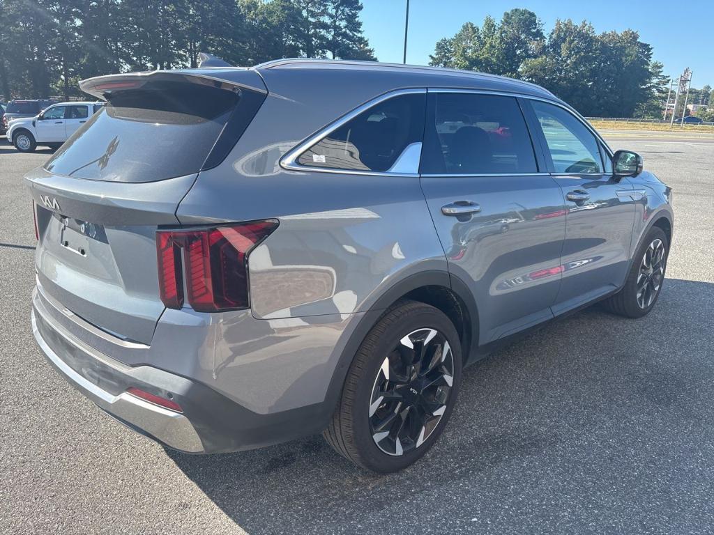 used 2025 Kia Sorento car, priced at $35,500