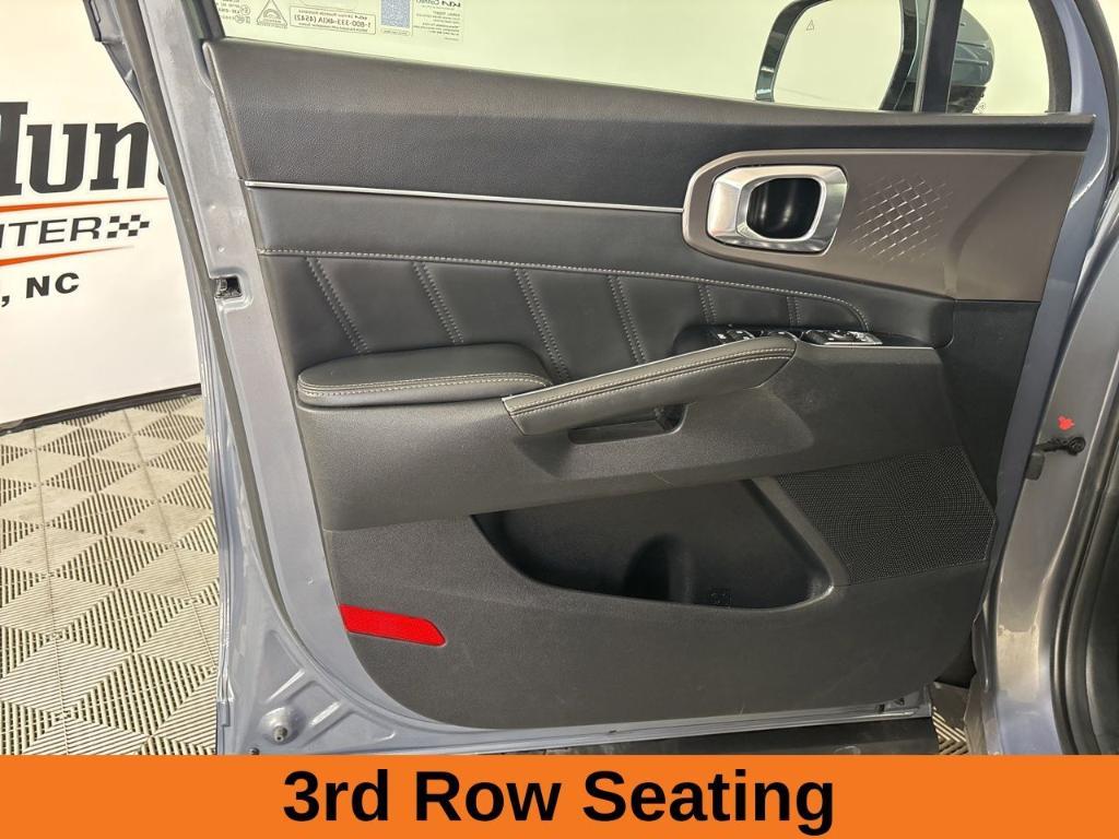 used 2025 Kia Sorento car, priced at $34,999