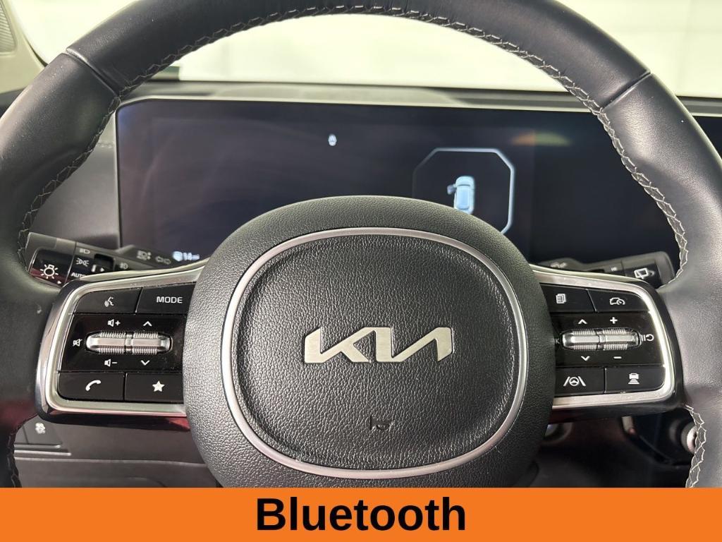 used 2025 Kia Sorento car, priced at $34,999