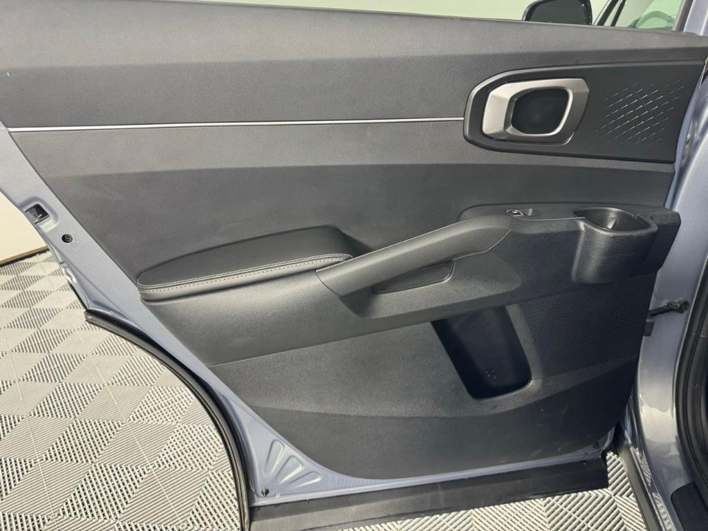 used 2025 Kia Sorento car, priced at $31,194
