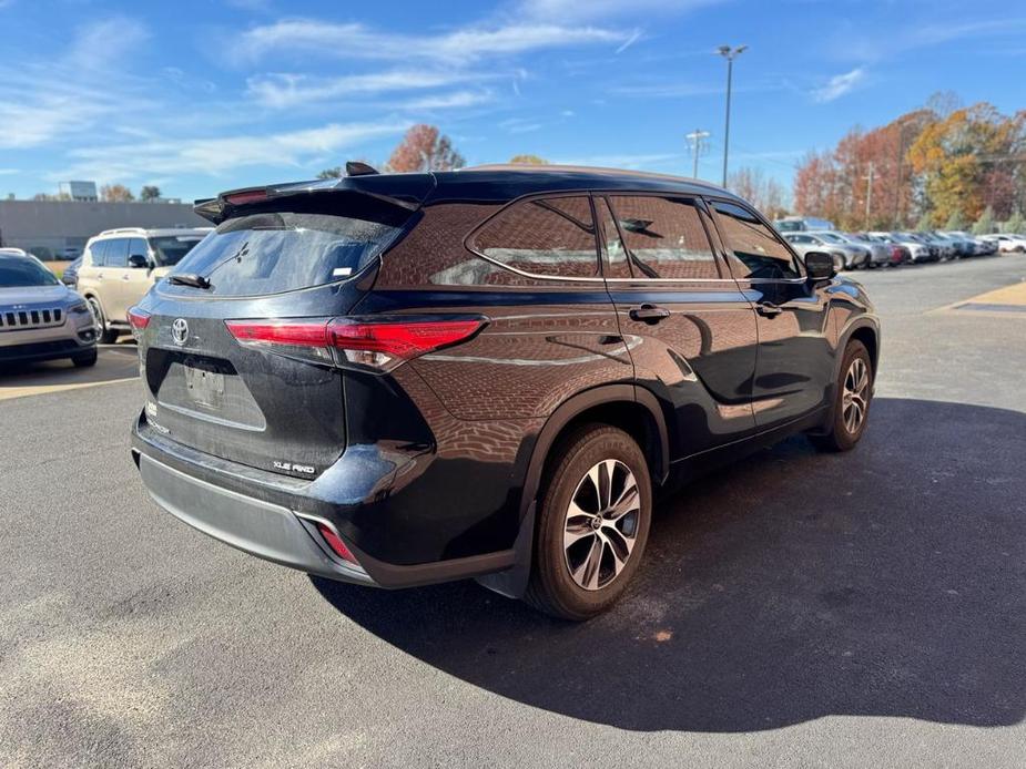 used 2022 Toyota Highlander car, priced at $33,459