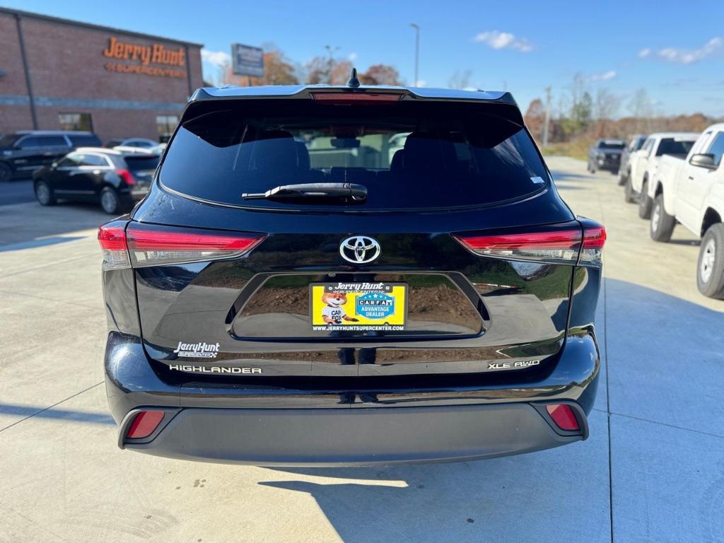 used 2022 Toyota Highlander car, priced at $31,000