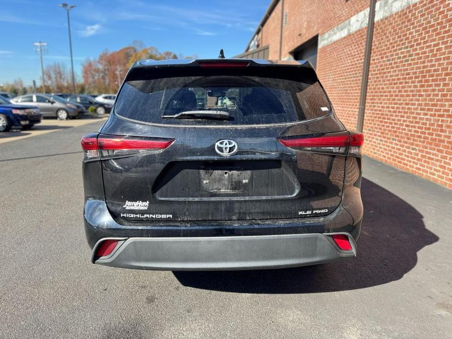 used 2022 Toyota Highlander car, priced at $33,459