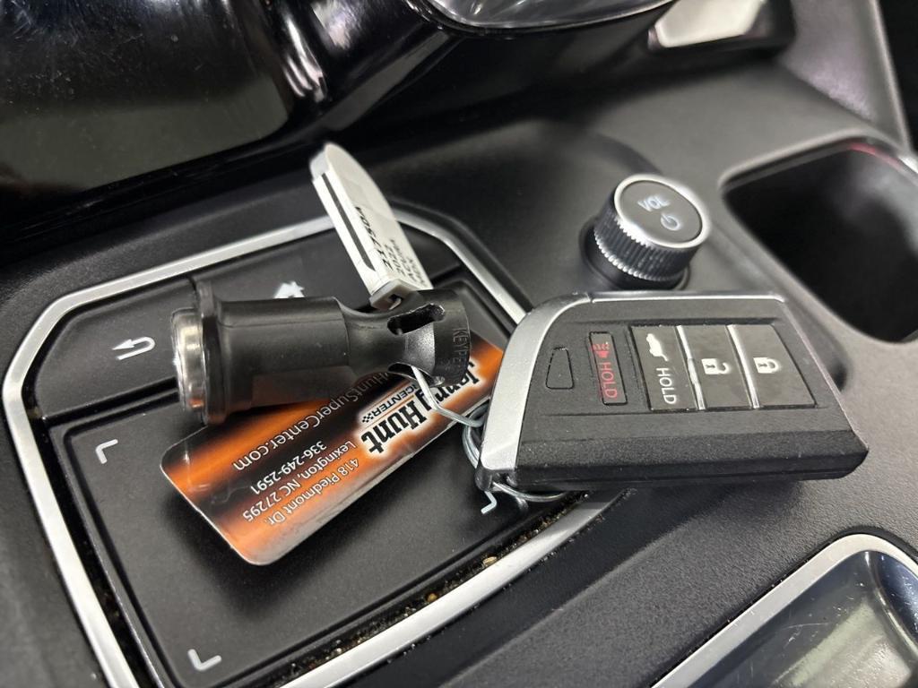 used 2022 Acura MDX car, priced at $30,225