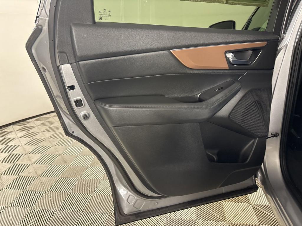 used 2022 Acura MDX car, priced at $30,225