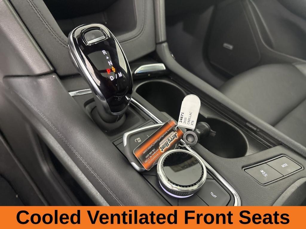 used 2025 Cadillac XT6 car, priced at $41,700