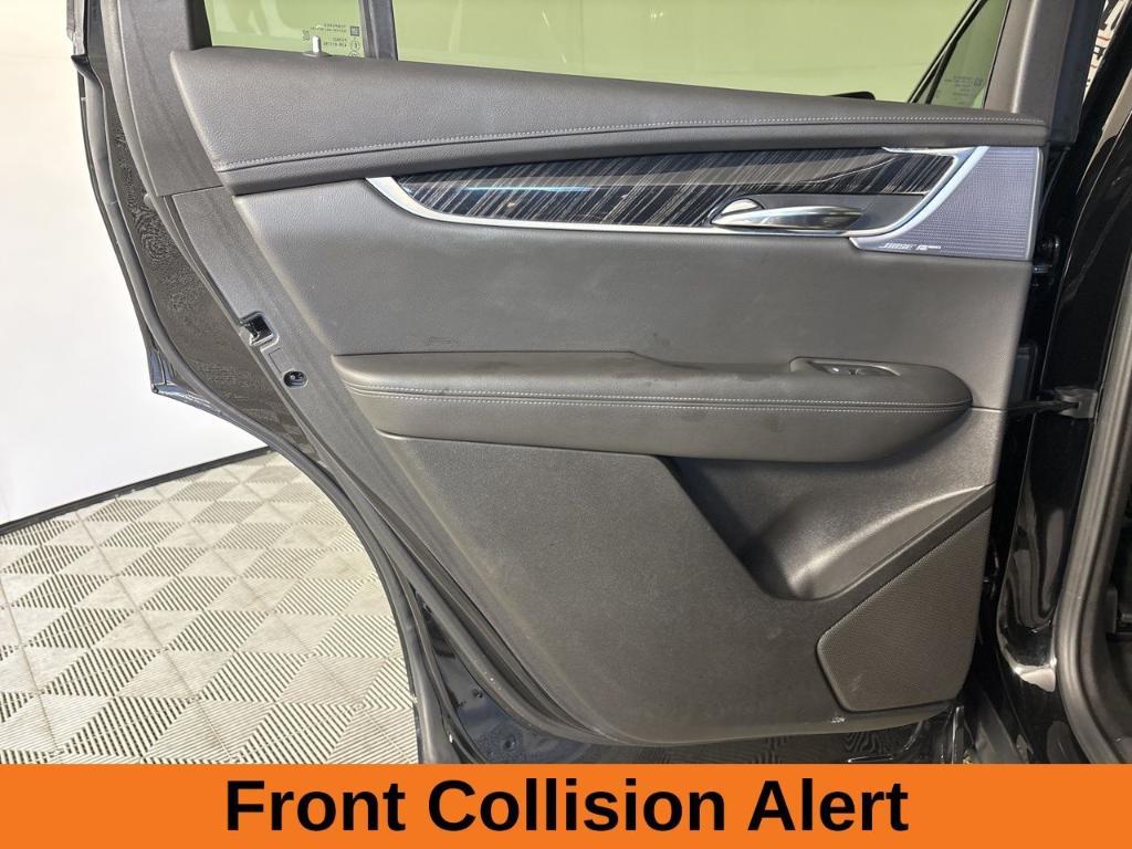used 2025 Cadillac XT6 car, priced at $41,700