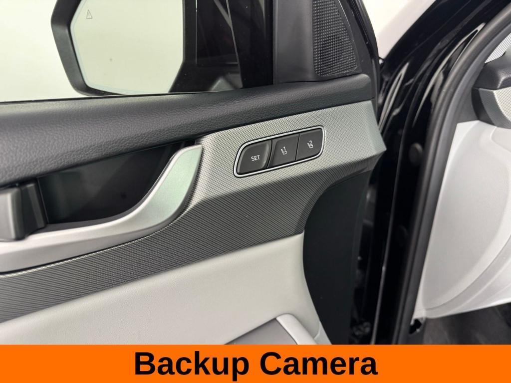 used 2025 Hyundai Palisade car, priced at $38,788