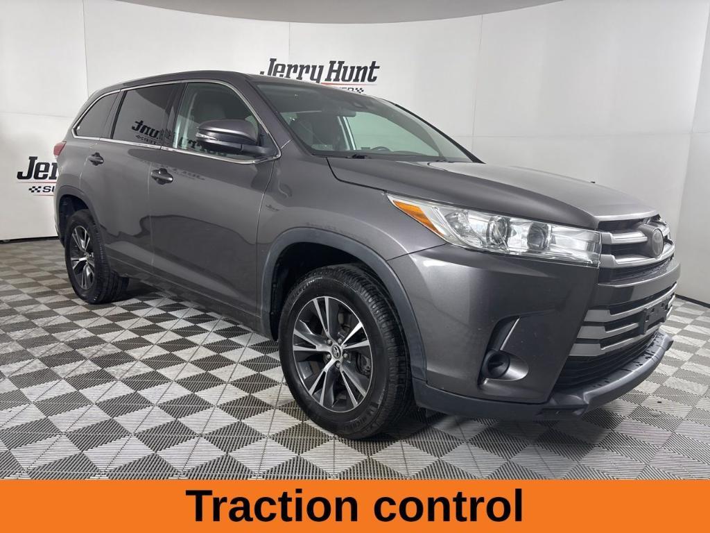 used 2018 Toyota Highlander car, priced at $17,916