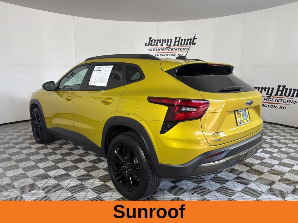 used 2025 Chevrolet Trax car, priced at $23,652