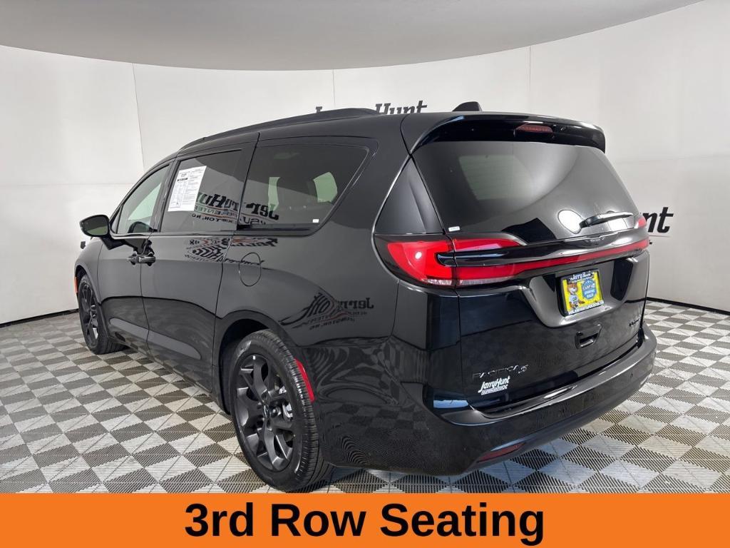 used 2025 Chrysler Pacifica car, priced at $36,988