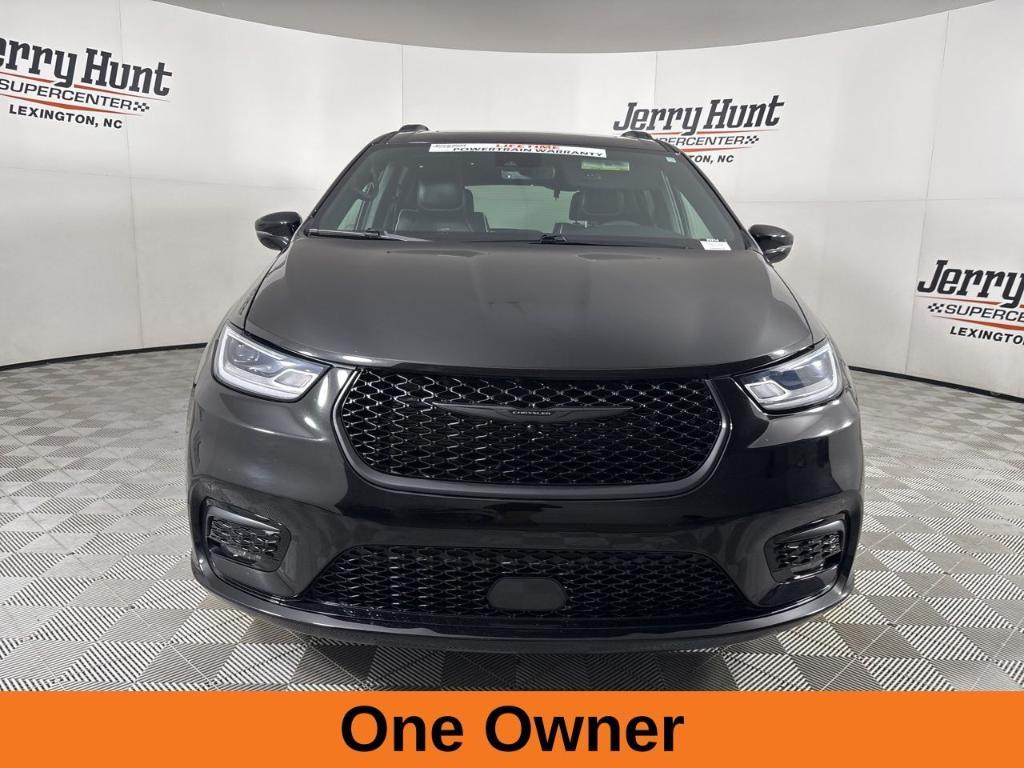 used 2025 Chrysler Pacifica car, priced at $36,988