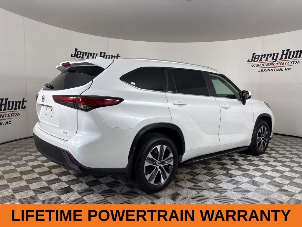 used 2023 Toyota Highlander car, priced at $36,877