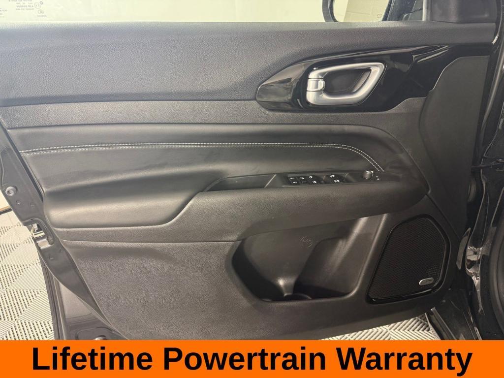 used 2022 Jeep Compass car, priced at $23,600