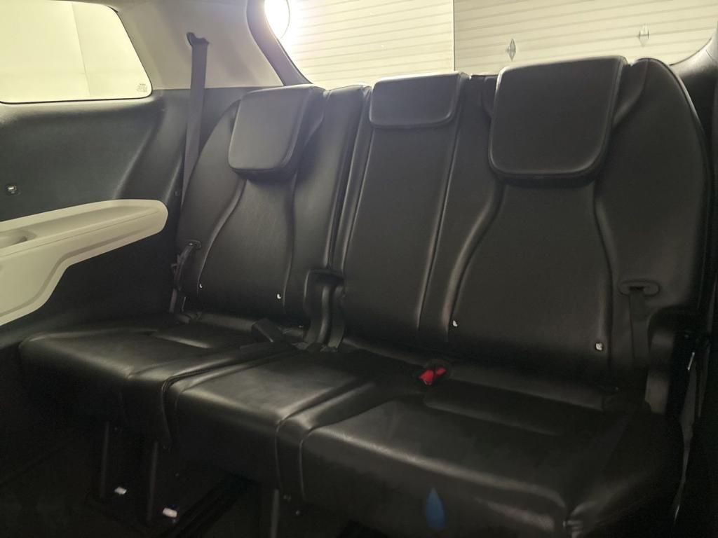 used 2024 Kia Carnival car, priced at $31,400