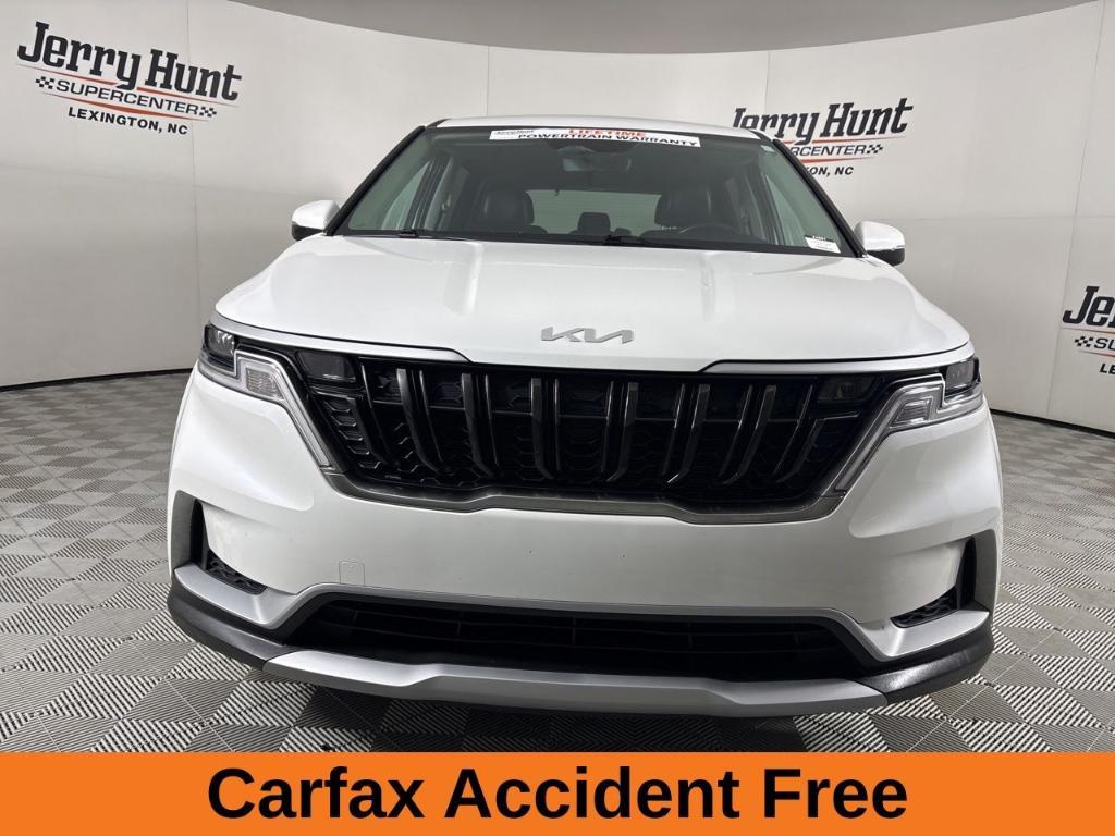 used 2024 Kia Carnival car, priced at $31,400