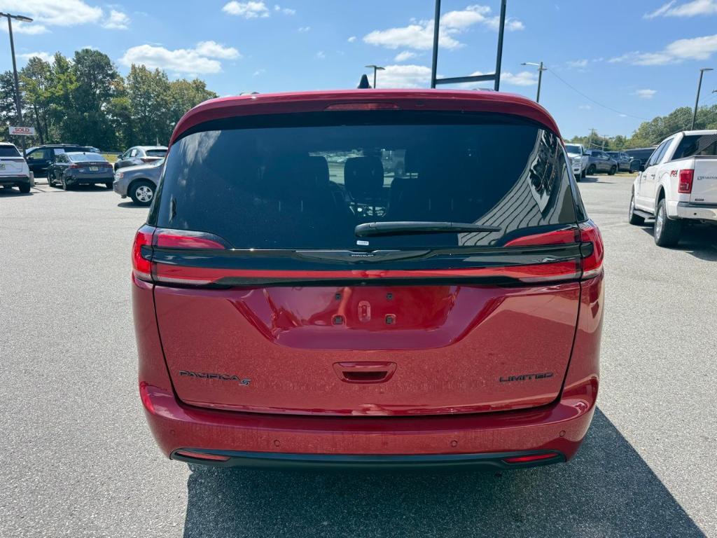 used 2025 Chrysler Pacifica car, priced at $39,127