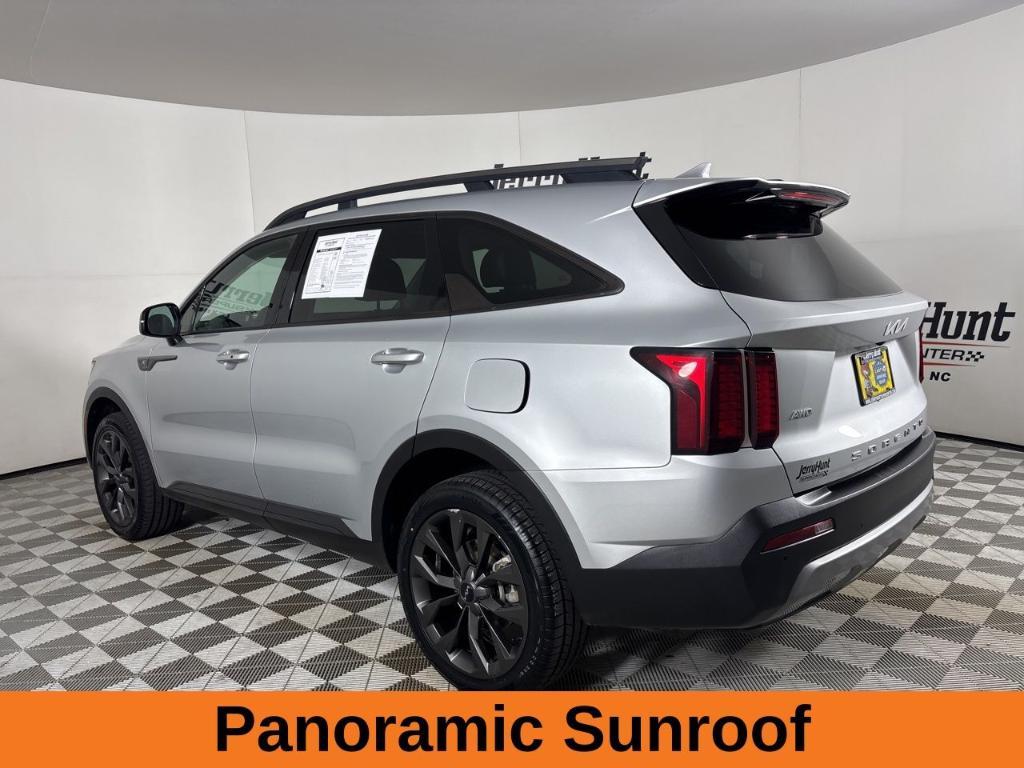 used 2022 Kia Sorento car, priced at $28,900