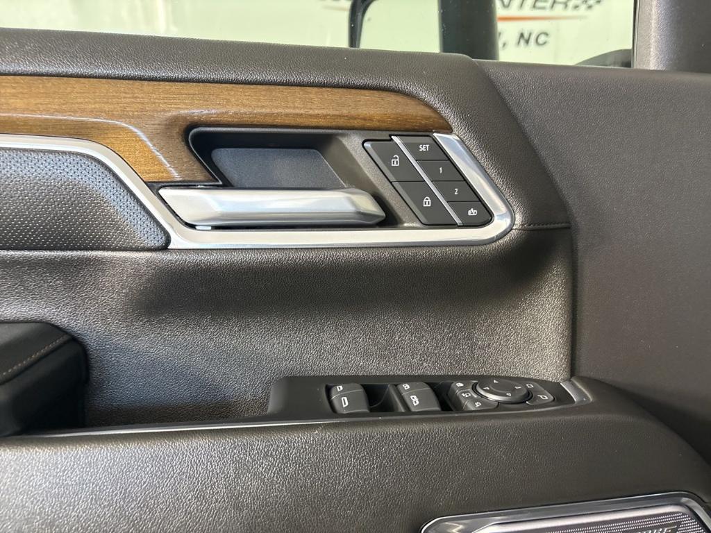 used 2024 Chevrolet Silverado 2500 car, priced at $70,388