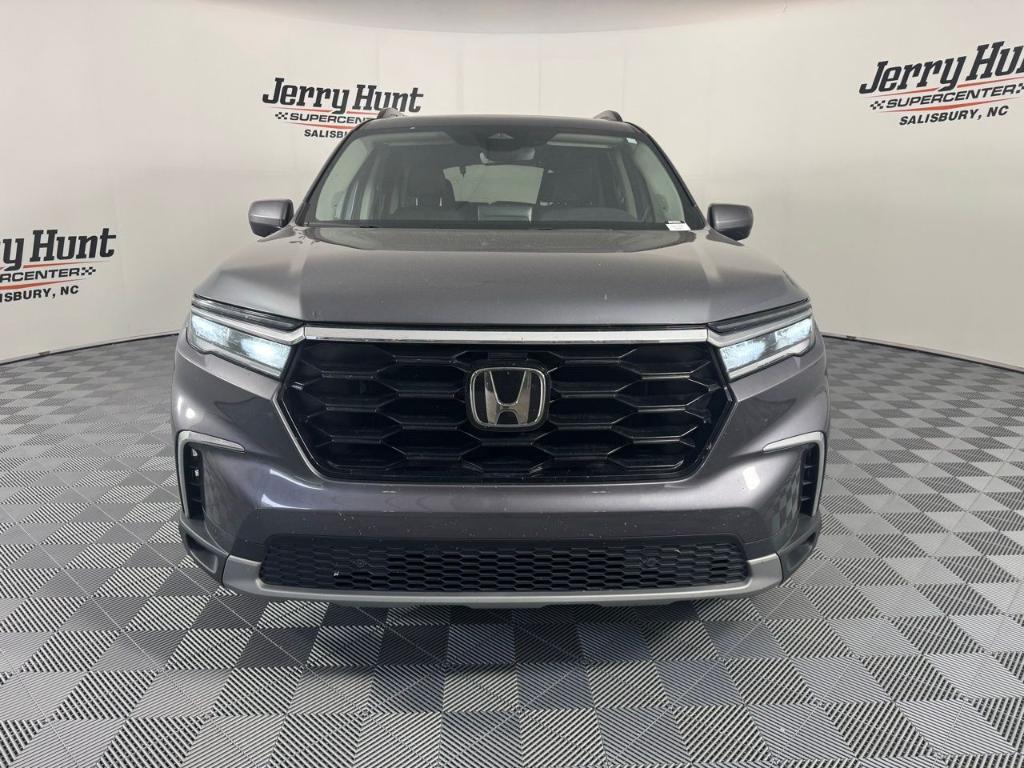 used 2023 Honda Pilot car, priced at $40,200