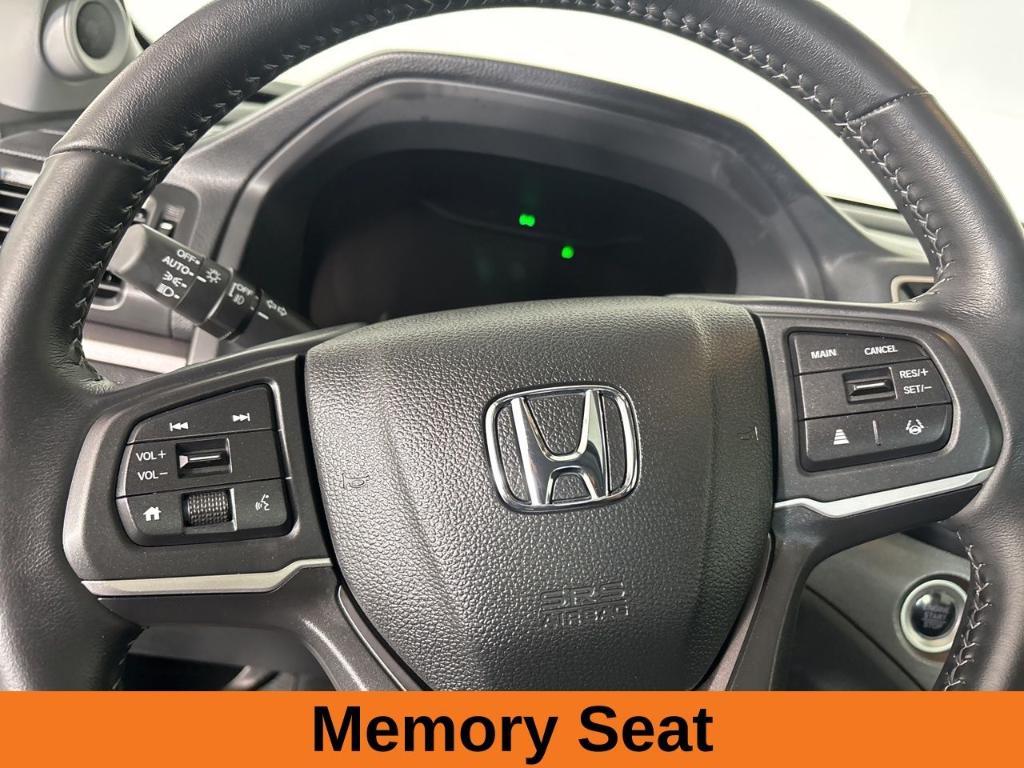 used 2025 Honda Ridgeline car, priced at $37,100