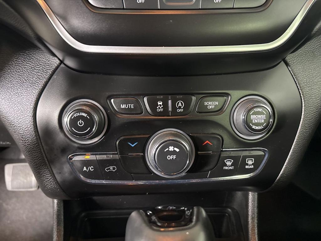 used 2021 Jeep Cherokee car, priced at $21,600